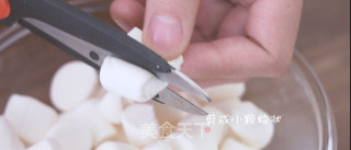 The Newest Internet Celebrity Snowflake Crisp, Pull The Grass! recipe