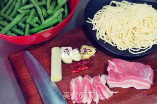 Braised Noodles with Beans recipe