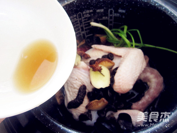 Mushroom Stewed Chicken Soup recipe