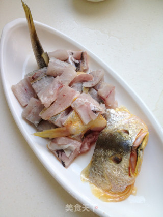 Banquet Dishes-salt and Pepper Large Yellow Croaker recipe