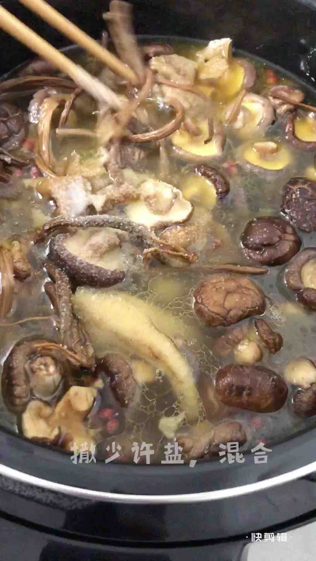 Stewed Chicken with Tea Tree Mushroom recipe