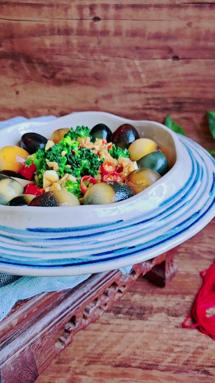 A Refreshing Side Dish on The New Year’s Eve Table... recipe