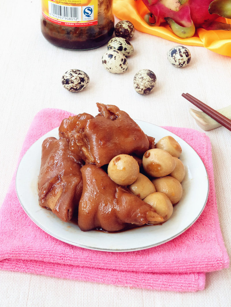 Braised Pork Trotters with Sauce recipe
