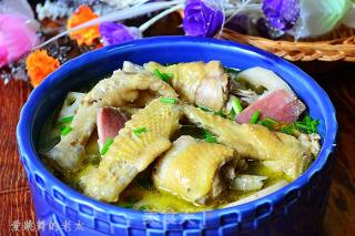 Lotus Root and Bacon Grass Chicken Soup recipe