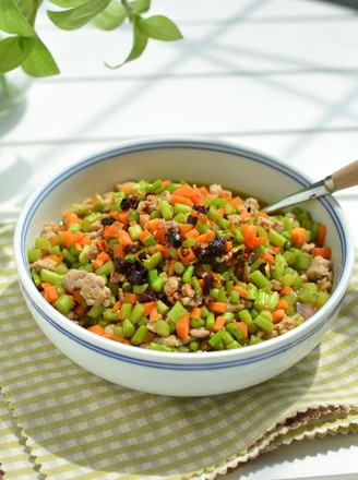 Stir-fried Asparagus and Carrots with Minced Meat