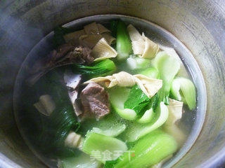 Bean Knot Green Vegetable Meat Bone Soup recipe
