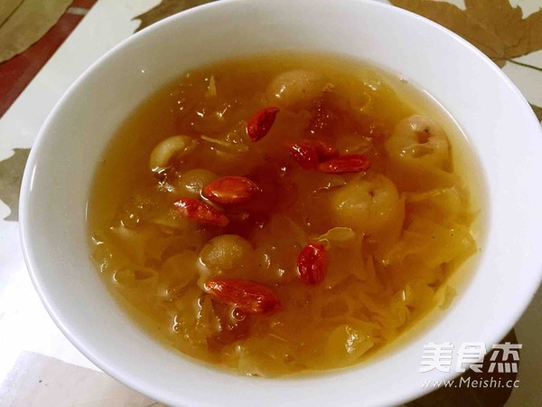 Tremella, Peach Gum, Soap Jap, Rice and Longan Soup recipe