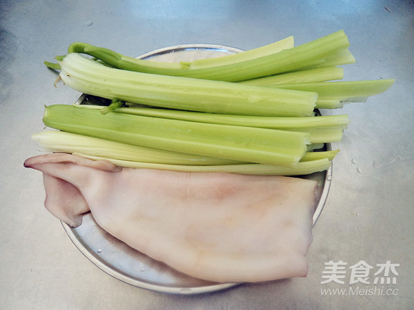 Fried Squid with Celery recipe