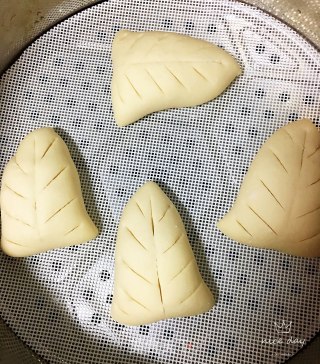 Leaf-shaped Custard Bag recipe