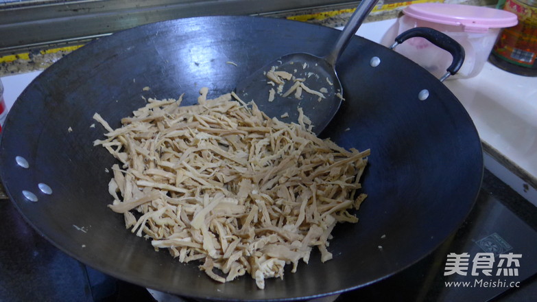 Lean Squid with Bamboo Shoots recipe