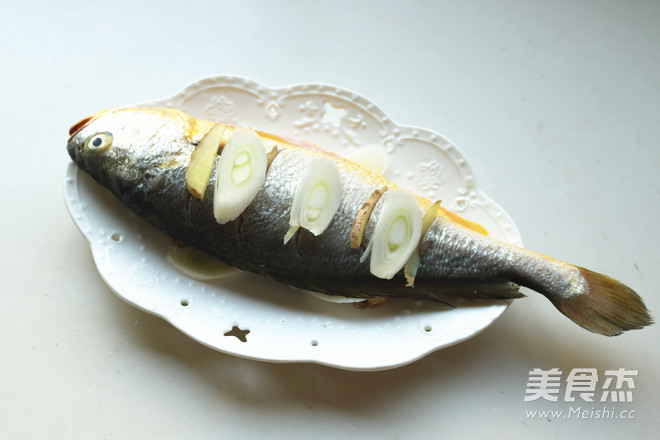 Steamed Yellow Croaker recipe