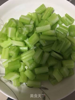 Fried Tofu with Celery recipe