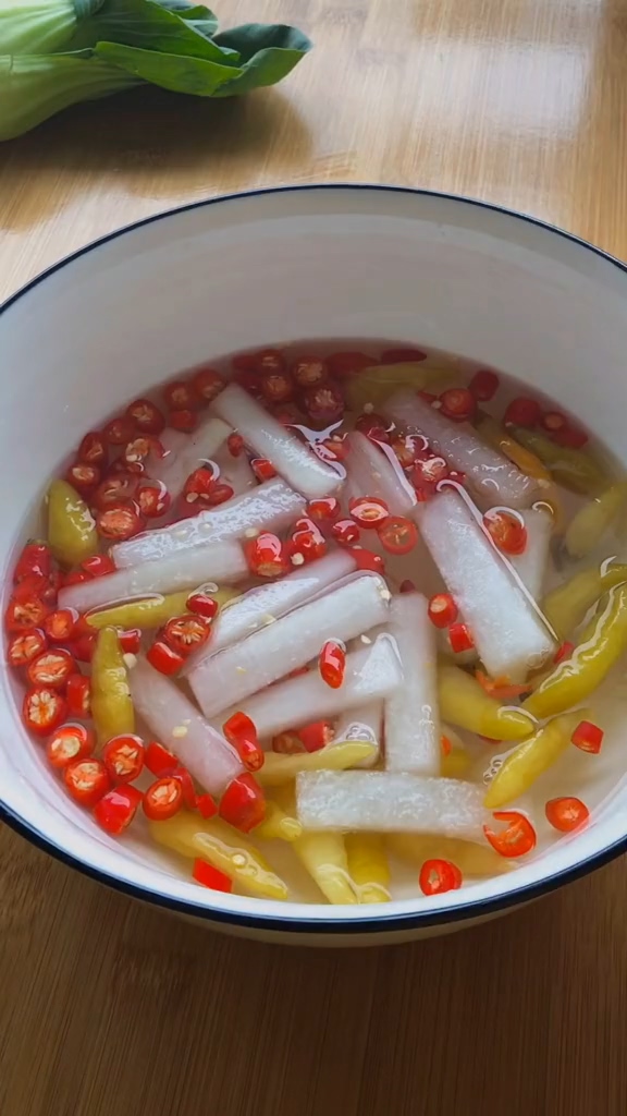 Sour and Spicy Appetizing Pickled Radish recipe