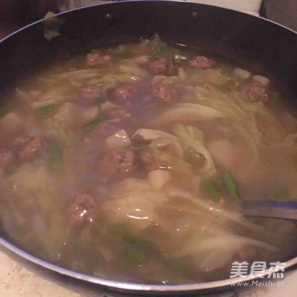 Meatball Hu Spicy Soup recipe