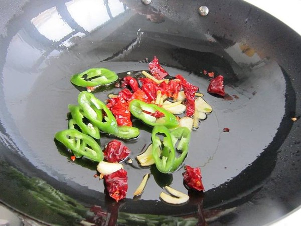 Spicy Stir-fried Haihong recipe