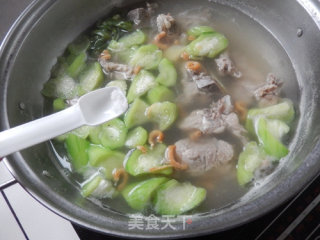 Loofah Pork Bone Soup recipe
