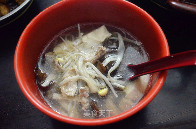 Tofu and Pork Soup with Enoki Mushroom and Fungus recipe