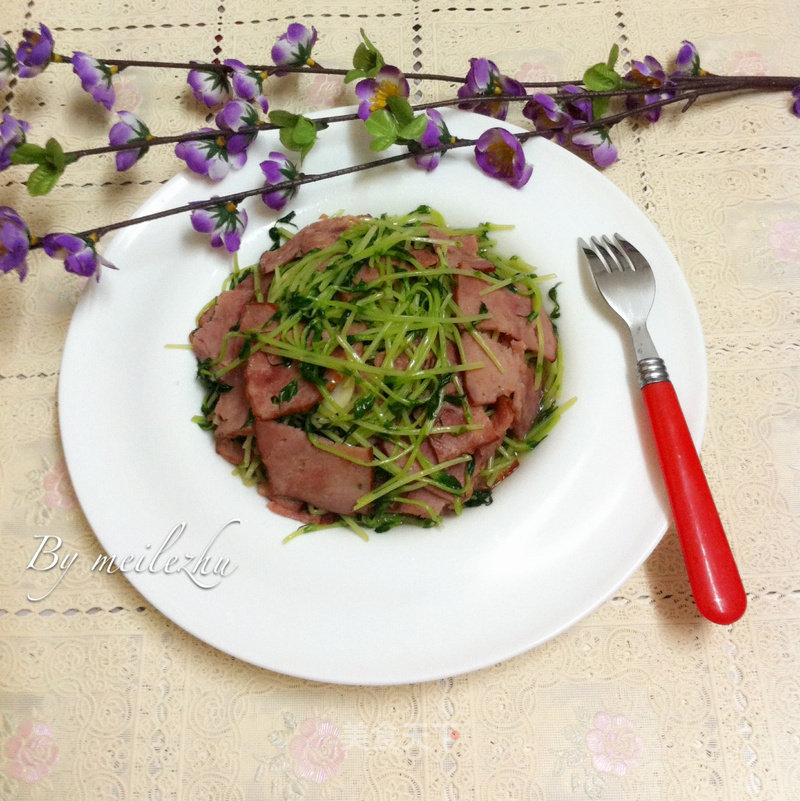 Stir-fried Bacon with Bean Sprouts recipe