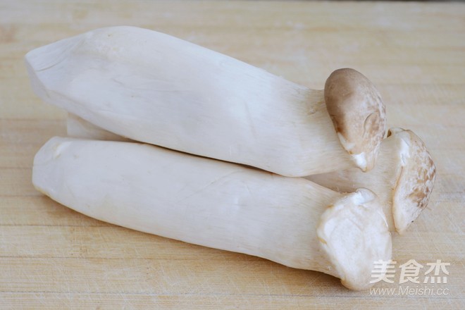 【pleurotus Eryngii in Sand Tea】, A Meaty Vegetarian Dish~ recipe