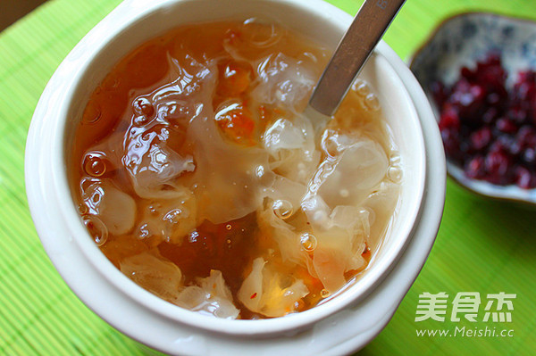 Saponaria Rice Peach Gum White Fungus Soup recipe