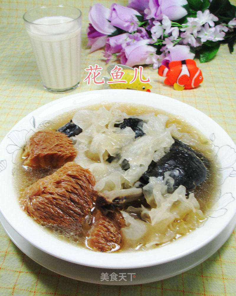 Hericium and White Fungus Black Chicken Soup recipe