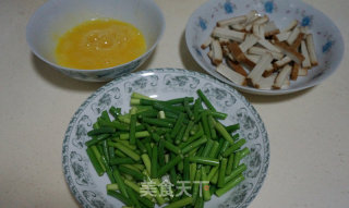 Dried Tofu with Egg Garlic Sprouts recipe