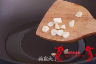 Braised Rice with Red Intestine recipe