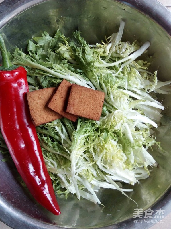 Red Pepper Dried Bean Curd Mixed with Bitter Chrysanthemum recipe