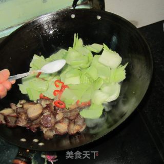 Stir-fried Bacon with Large Pieces of Cabbage recipe