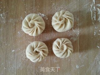 Winter Bamboo Shoots and Oil Dregs Buns recipe
