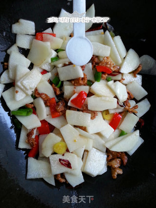 Stir-fried Sliced Pork with Sweet Potatoes recipe