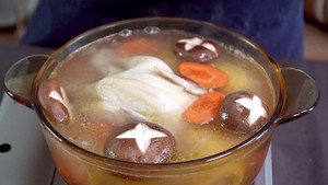 Peace of Mind, Healthy and Extremely Fragrant Three Fresh Chicken Soup recipe