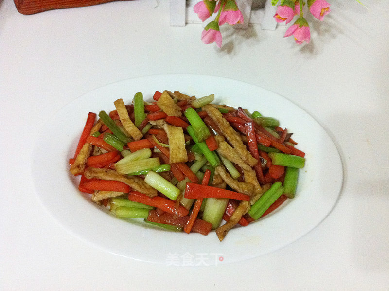 Stir-fried Tofu with Carrots and Celery recipe