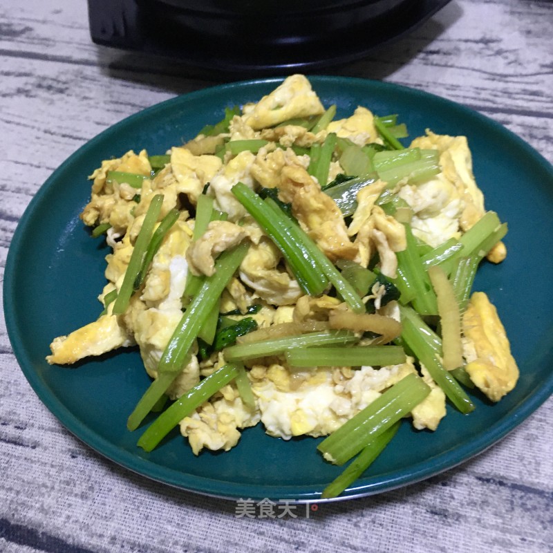 Fried Goose Eggs with Celery recipe