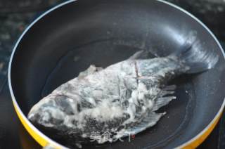 Crucian Carp in Tomato Sauce recipe