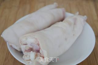 Fortune Pork Knuckles——a Big Dish that Must be Eaten at The Banquet of The New Year's Eve recipe