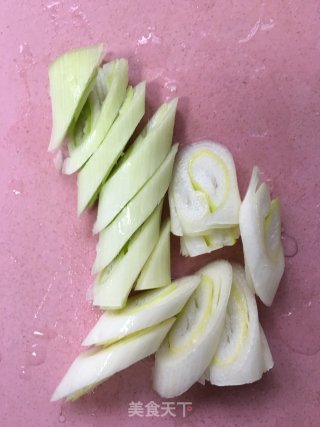 Stir-fried White Sliced Beef with Green Onions recipe