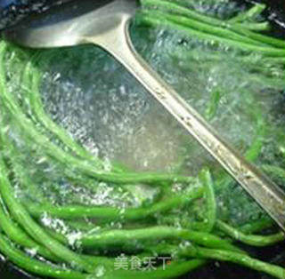 Sprouts and Minced Pork Fried with Beans recipe