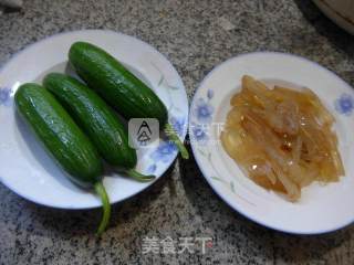 Jellyfish Mixed with Small Cucumber recipe