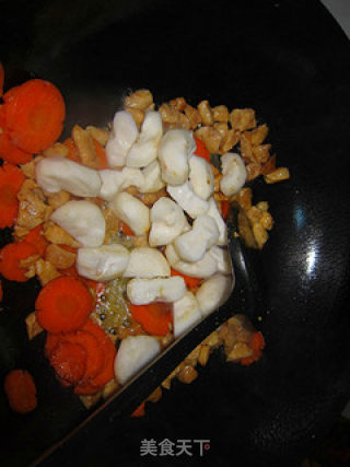Nourish The Lungs and Invigorate The Spleen-roasted Chicken Breast with Water Chestnuts and Carrots recipe