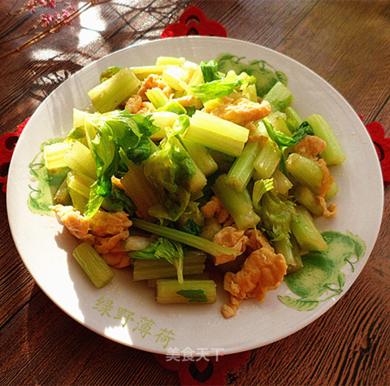 #快手懒人饭# Fried Celery with Eggs recipe