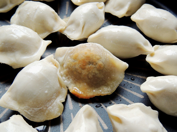 Fried Dumplings with Eggs recipe