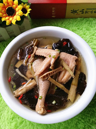 Huangshan Roasted Bamboo Shoots and Stewed Chicken Soup recipe