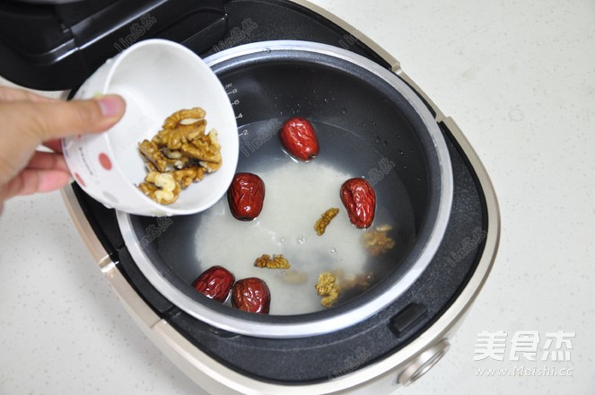 Walnut Black Sesame Porridge recipe