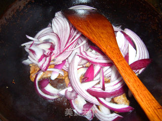 Fried Pork with Onion recipe