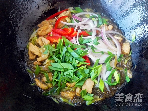 Fried Vermicelli with Sliced Pork recipe