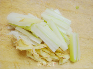 Celery Stir-fried Pork recipe