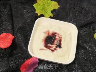 Taro Mashed with Blueberry Sauce recipe