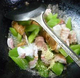 Fried Gluten Mantis Shrimp with Lettuce recipe