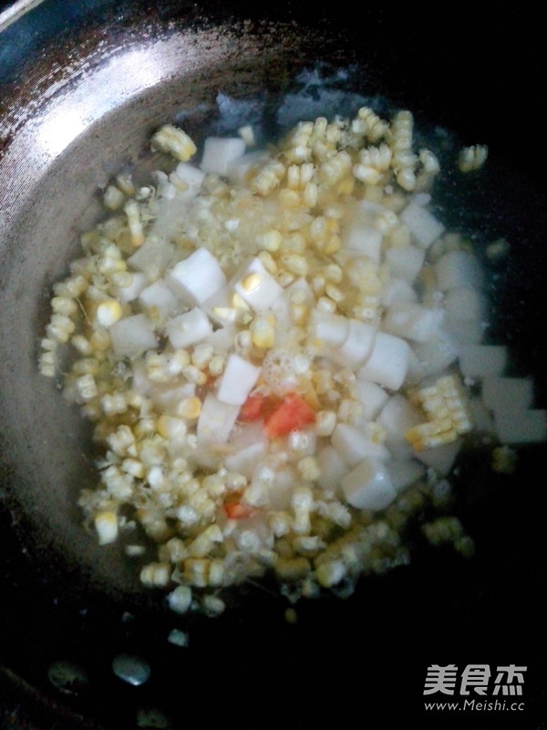 Stir-fried Beef with Corn Kernels in Rice Cake recipe